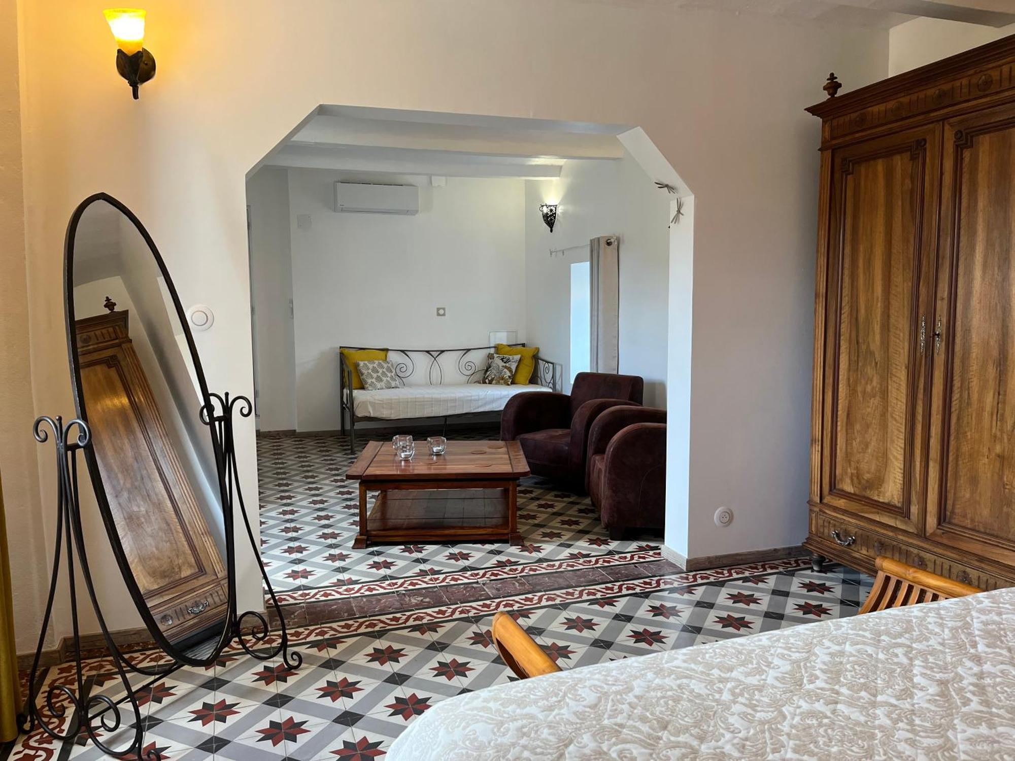 Les Dames De Saint Florent Exterior photo